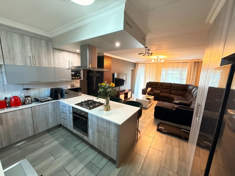 To Let 2 Bedroom Property for Rent in Broadacres Gauteng