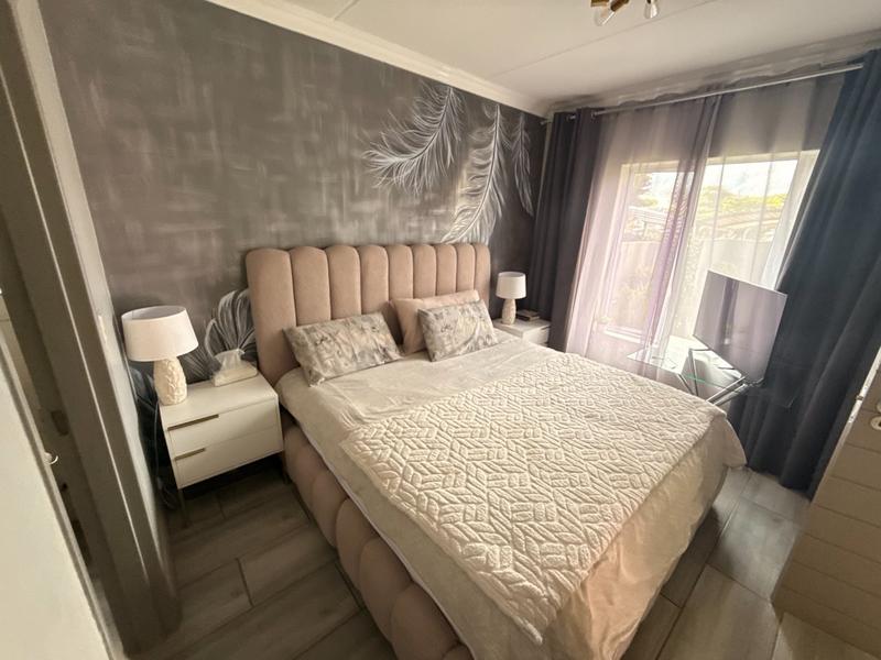 To Let 2 Bedroom Property for Rent in Broadacres Gauteng