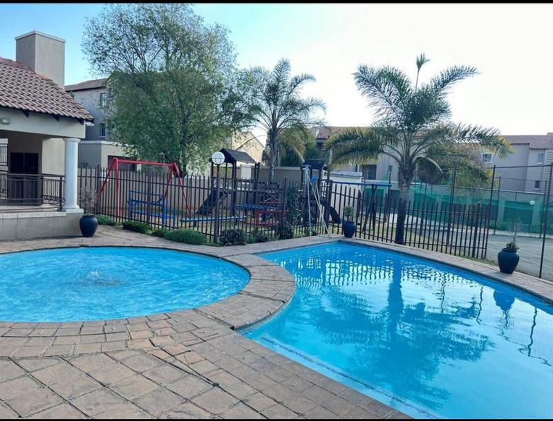 To Let 2 Bedroom Property for Rent in North Riding Gauteng