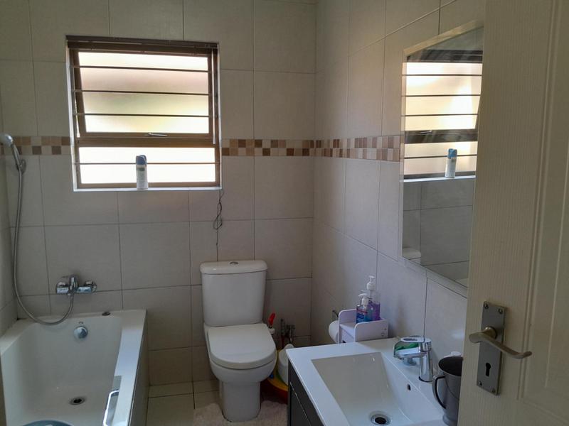 2 Bedroom Property for Sale in Bedford Gardens Gauteng