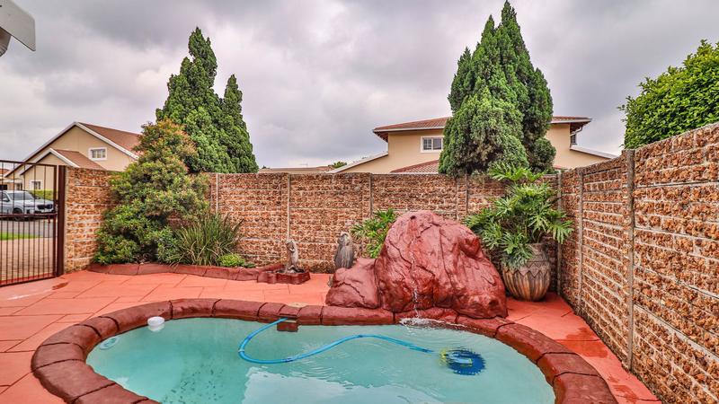 2 Bedroom Property for Sale in Eden Glen Gauteng