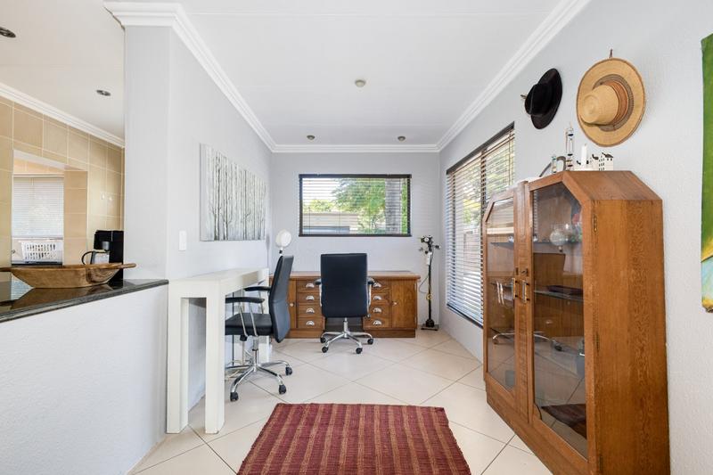 To Let 3 Bedroom Property for Rent in Beverley Gauteng