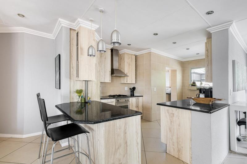 To Let 3 Bedroom Property for Rent in Beverley Gauteng