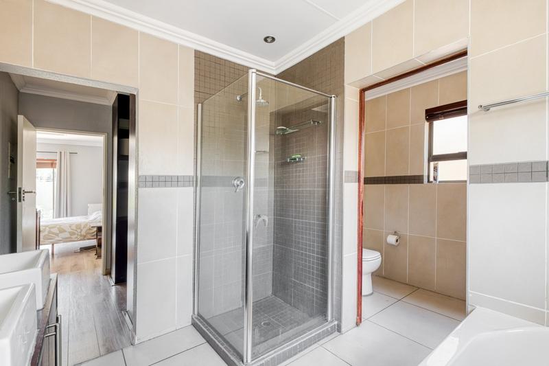 To Let 3 Bedroom Property for Rent in Beverley Gauteng