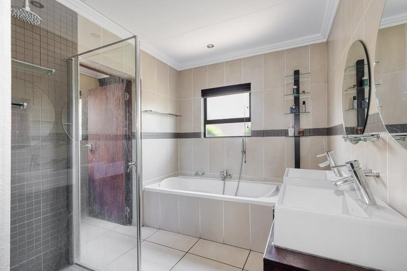 To Let 3 Bedroom Property for Rent in Beverley Gauteng