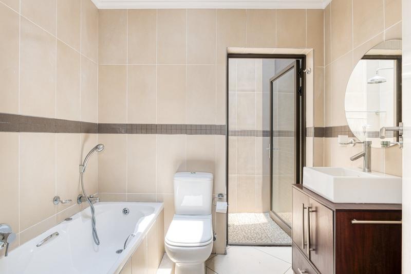 To Let 3 Bedroom Property for Rent in Beverley Gauteng