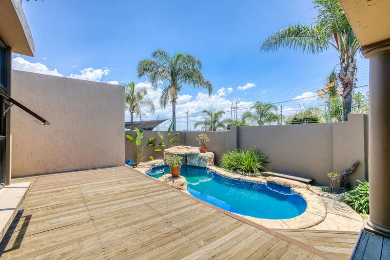 To Let 3 Bedroom Property for Rent in Beverley Gauteng