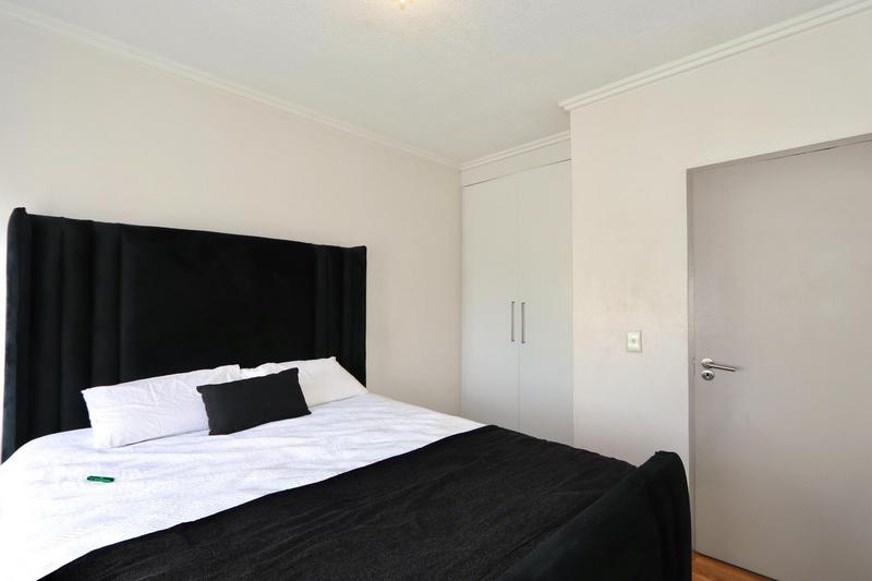 To Let 1 Bedroom Property for Rent in Lonehill Gauteng