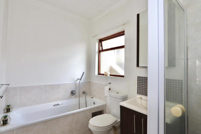 To Let 1 Bedroom Property for Rent in Lonehill Gauteng