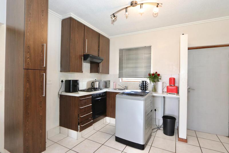 To Let 1 Bedroom Property for Rent in Lonehill Gauteng