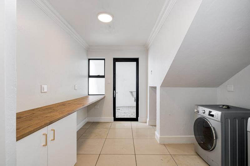 5 Bedroom Property for Sale in Dainfern Golf Estate Gauteng