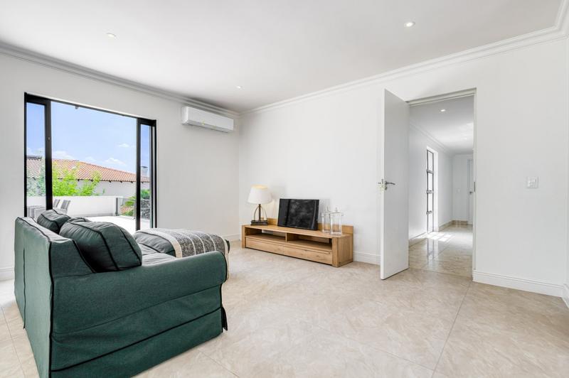 5 Bedroom Property for Sale in Dainfern Golf Estate Gauteng