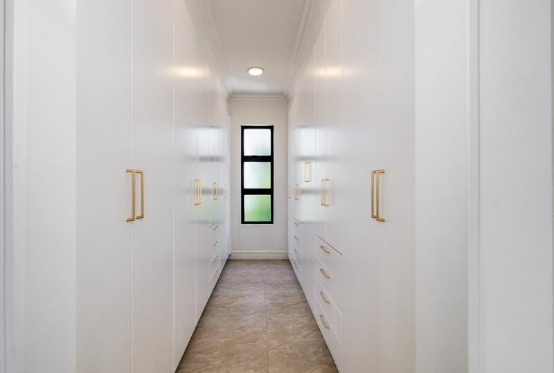 5 Bedroom Property for Sale in Dainfern Golf Estate Gauteng