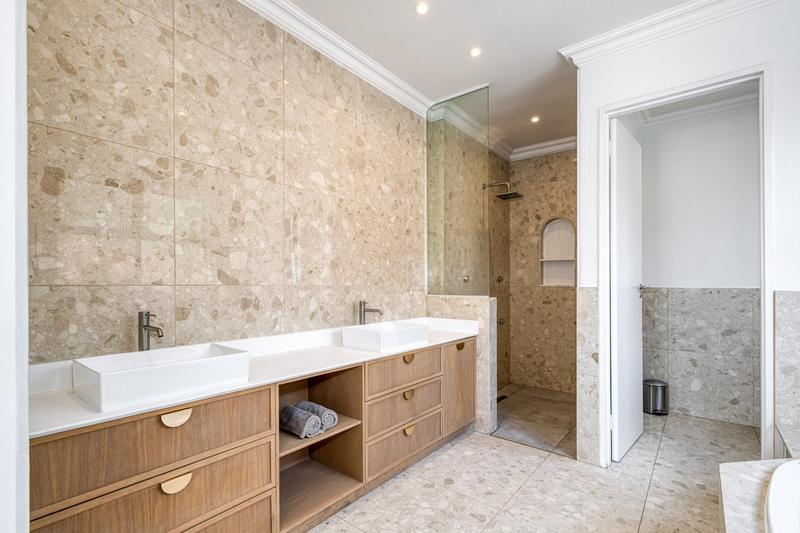 5 Bedroom Property for Sale in Dainfern Golf Estate Gauteng