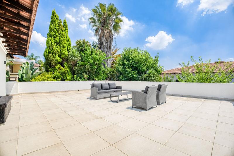 5 Bedroom Property for Sale in Dainfern Golf Estate Gauteng