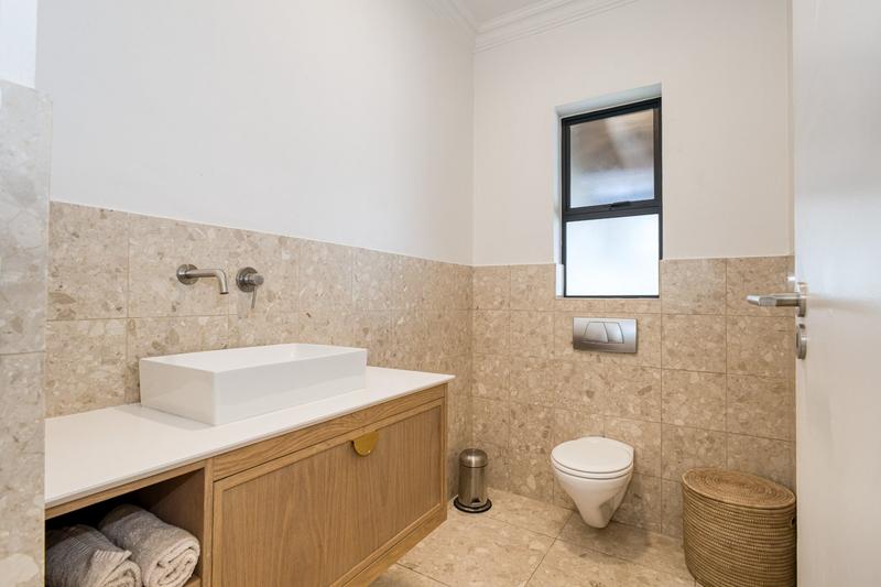 5 Bedroom Property for Sale in Dainfern Golf Estate Gauteng