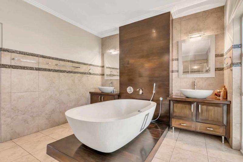 5 Bedroom Property for Sale in Dainfern Valley Gauteng