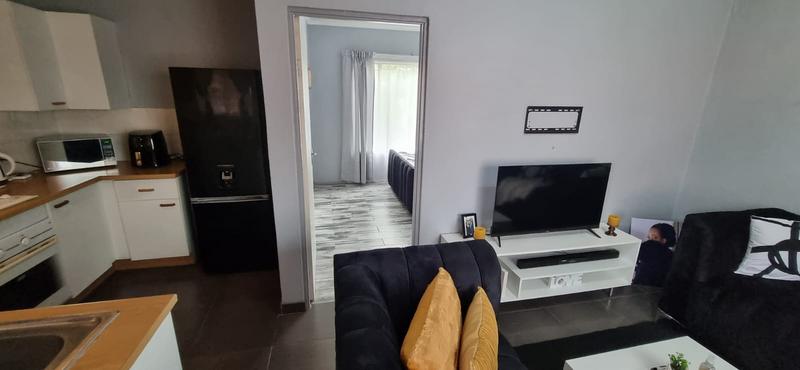 1 Bedroom Property for Sale in Hennopspark Gauteng