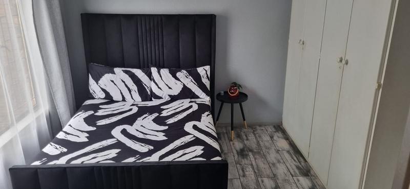 1 Bedroom Property for Sale in Hennopspark Gauteng