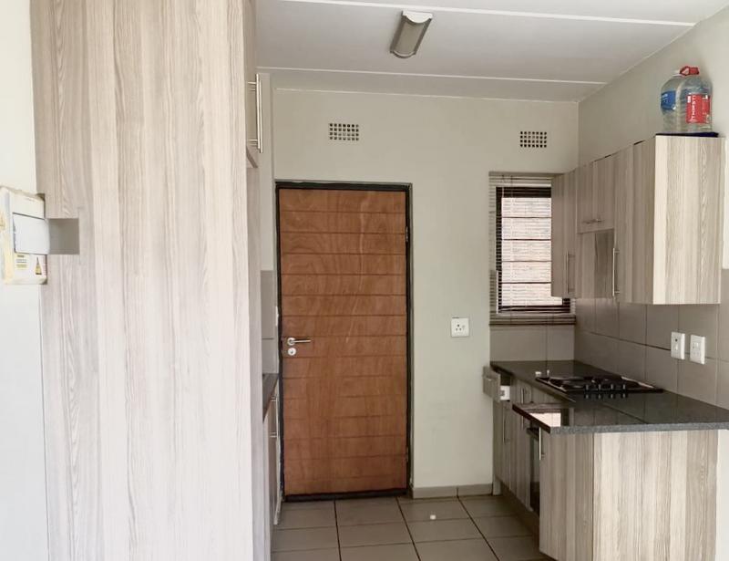 To Let 2 Bedroom Property for Rent in Ravenswood Gauteng