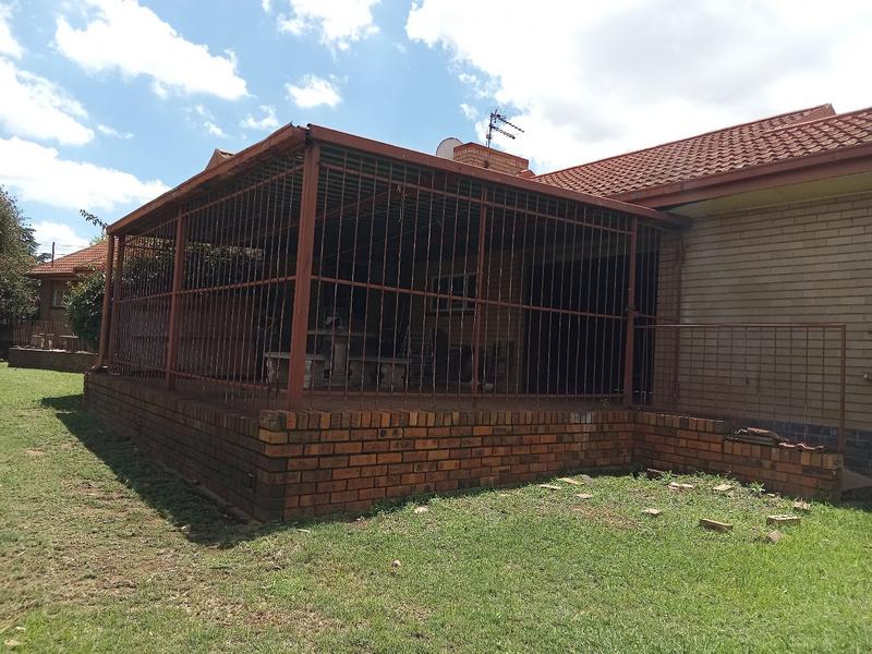 4 Bedroom Property for Sale in Greenhills Gauteng