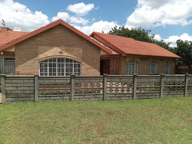 4 Bedroom Property for Sale in Greenhills Gauteng