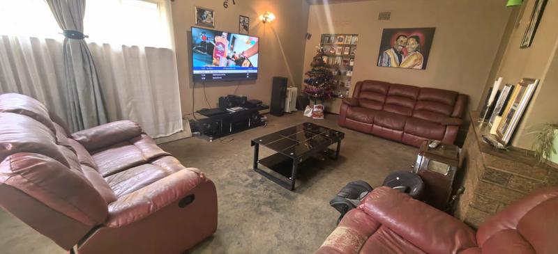 4 Bedroom Property for Sale in Witpoortjie Gauteng