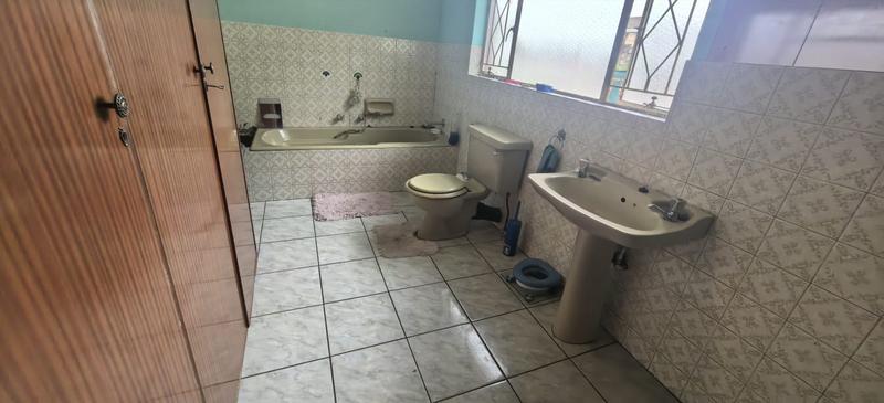 4 Bedroom Property for Sale in Witpoortjie Gauteng