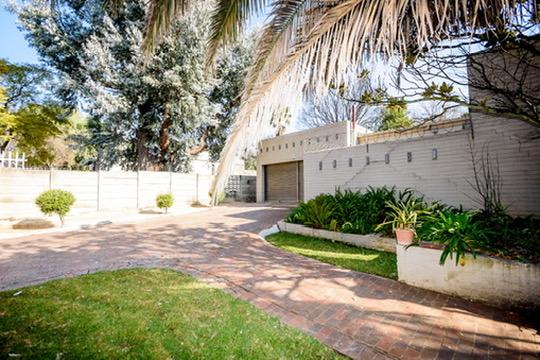 4 Bedroom Property for Sale in Van Riebeeck Park Gauteng