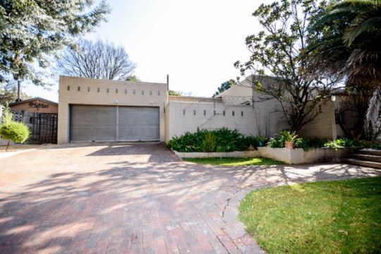 4 Bedroom Property for Sale in Van Riebeeck Park Gauteng