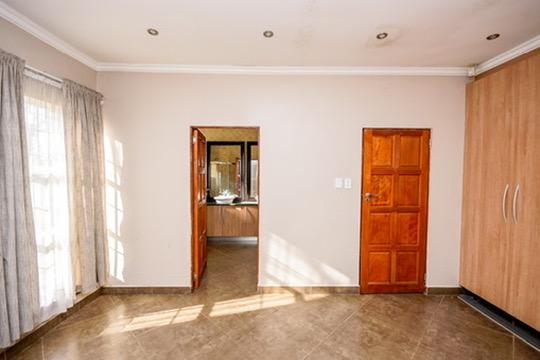 4 Bedroom Property for Sale in Van Riebeeck Park Gauteng