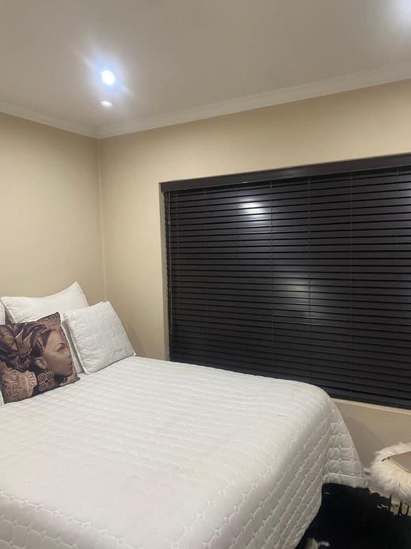 2 Bedroom Property for Sale in Mondeor Gauteng