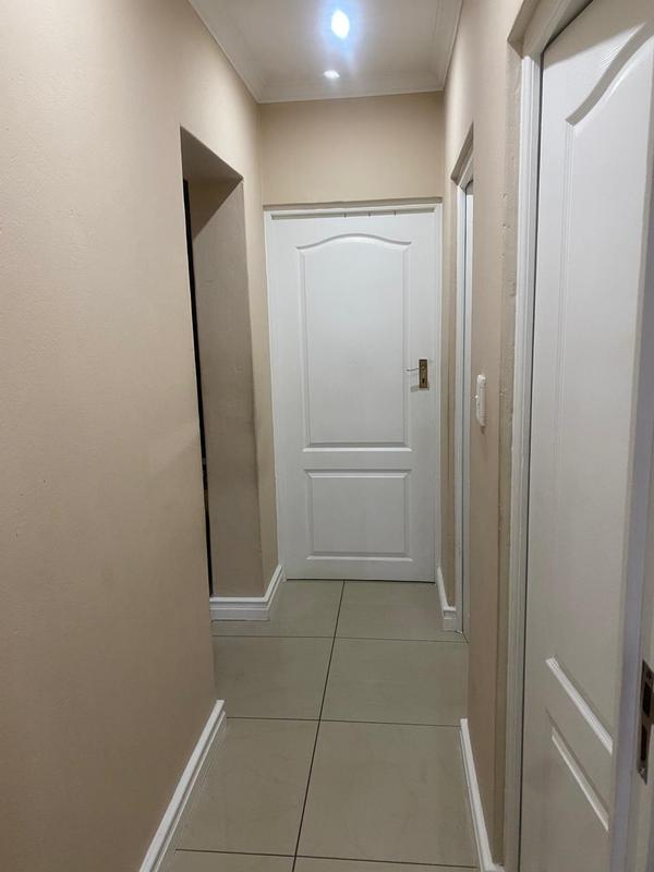 2 Bedroom Property for Sale in Mondeor Gauteng