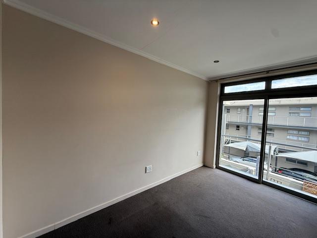 To Let 2 Bedroom Property for Rent in Sandhurst Gauteng