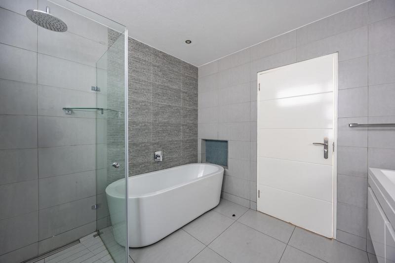 3 Bedroom Property for Sale in Waterkloof Ridge Gauteng