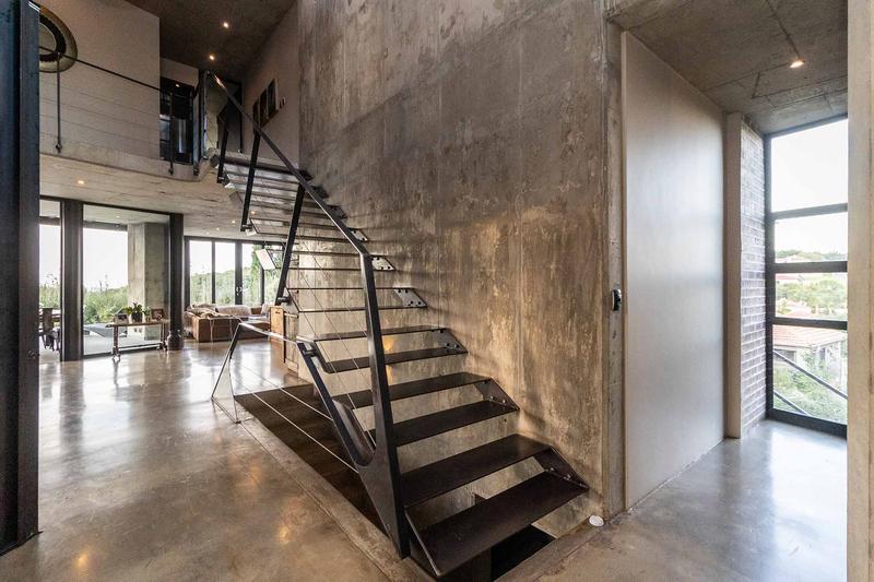 5 Bedroom Property for Sale in Waterkloof Ridge Gauteng