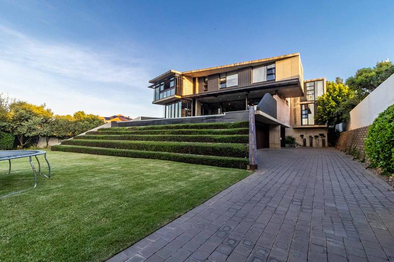 5 Bedroom Property for Sale in Waterkloof Ridge Gauteng