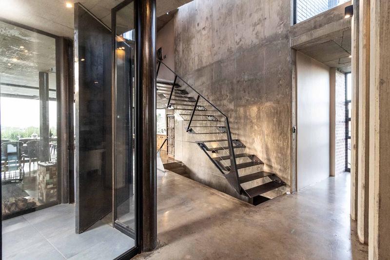 5 Bedroom Property for Sale in Waterkloof Ridge Gauteng