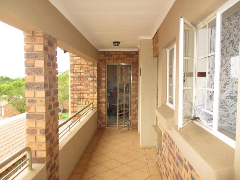 To Let 2 Bedroom Property for Rent in Die Hoewes Gauteng