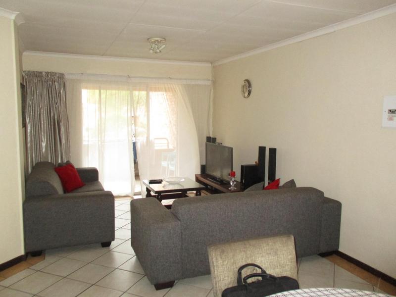 To Let 2 Bedroom Property for Rent in Die Hoewes Gauteng