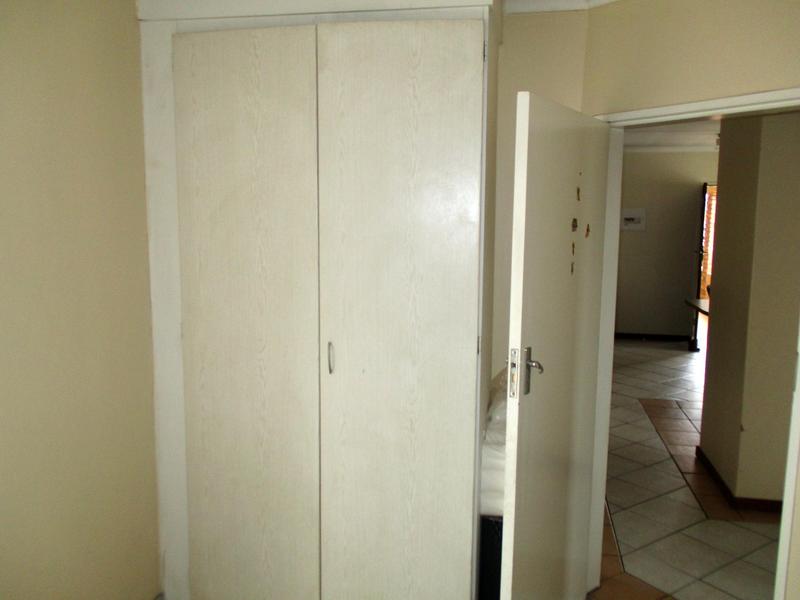 To Let 2 Bedroom Property for Rent in Die Hoewes Gauteng