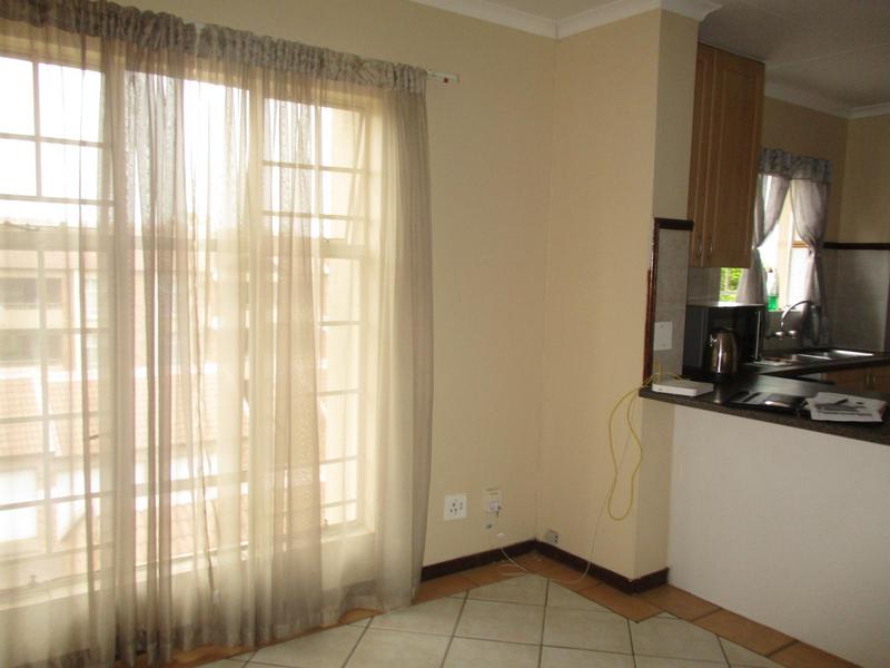 To Let 2 Bedroom Property for Rent in Die Hoewes Gauteng
