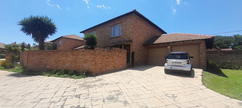 2 Bedroom Property for Sale in Thatchfield Gauteng