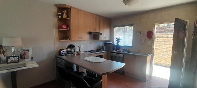 2 Bedroom Property for Sale in Thatchfield Gauteng