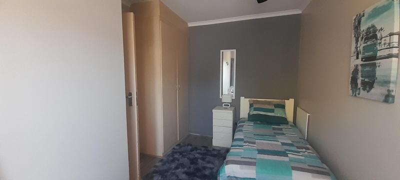 2 Bedroom Property for Sale in Thatchfield Gauteng