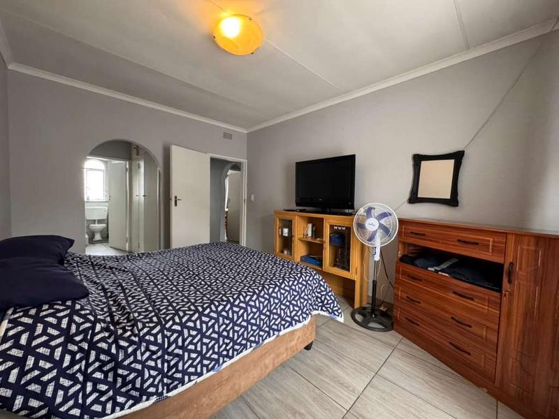 3 Bedroom Property for Sale in Verwoerdpark Gauteng