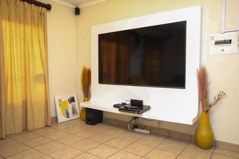 3 Bedroom Property for Sale in Thatchfield Gauteng