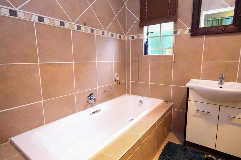 3 Bedroom Property for Sale in Thatchfield Gauteng