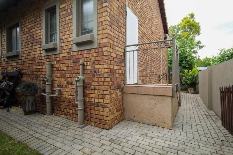 3 Bedroom Property for Sale in Thatchfield Gauteng