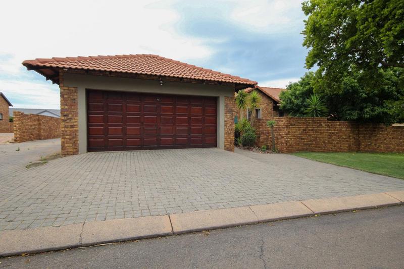 3 Bedroom Property for Sale in Thatchfield Gauteng